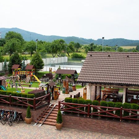 Penzion Pod Strazovom Pruzina Exterior foto